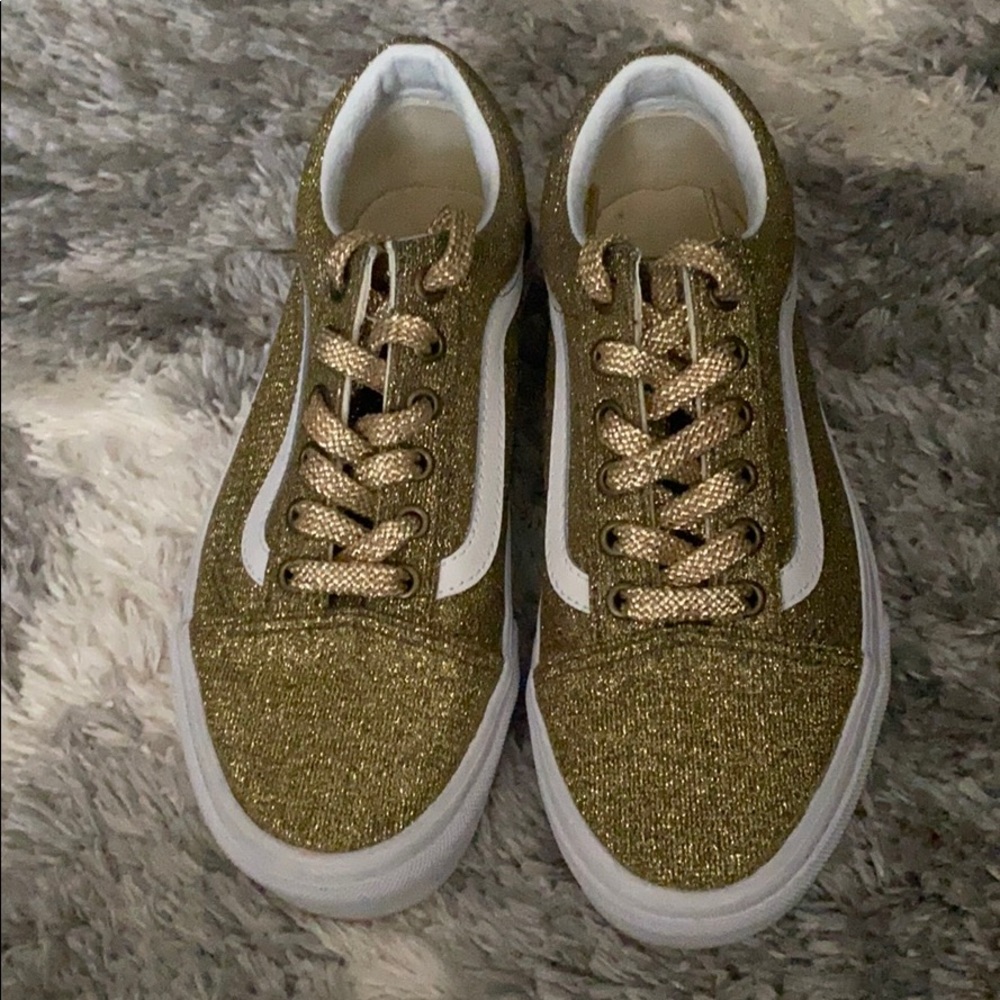 **Sold on Mercari ** Vans Sneakers